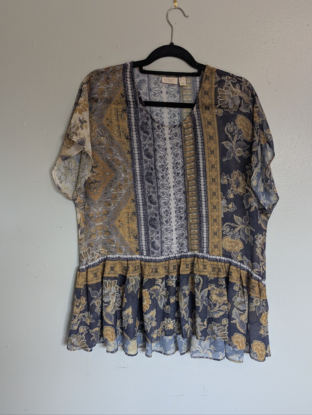 Logo By Lori Goldstein Floral Blouse